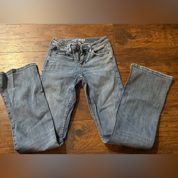 Idyllwind Denim - Idyllwind Women's Classic Blue Straight Leg Jeans